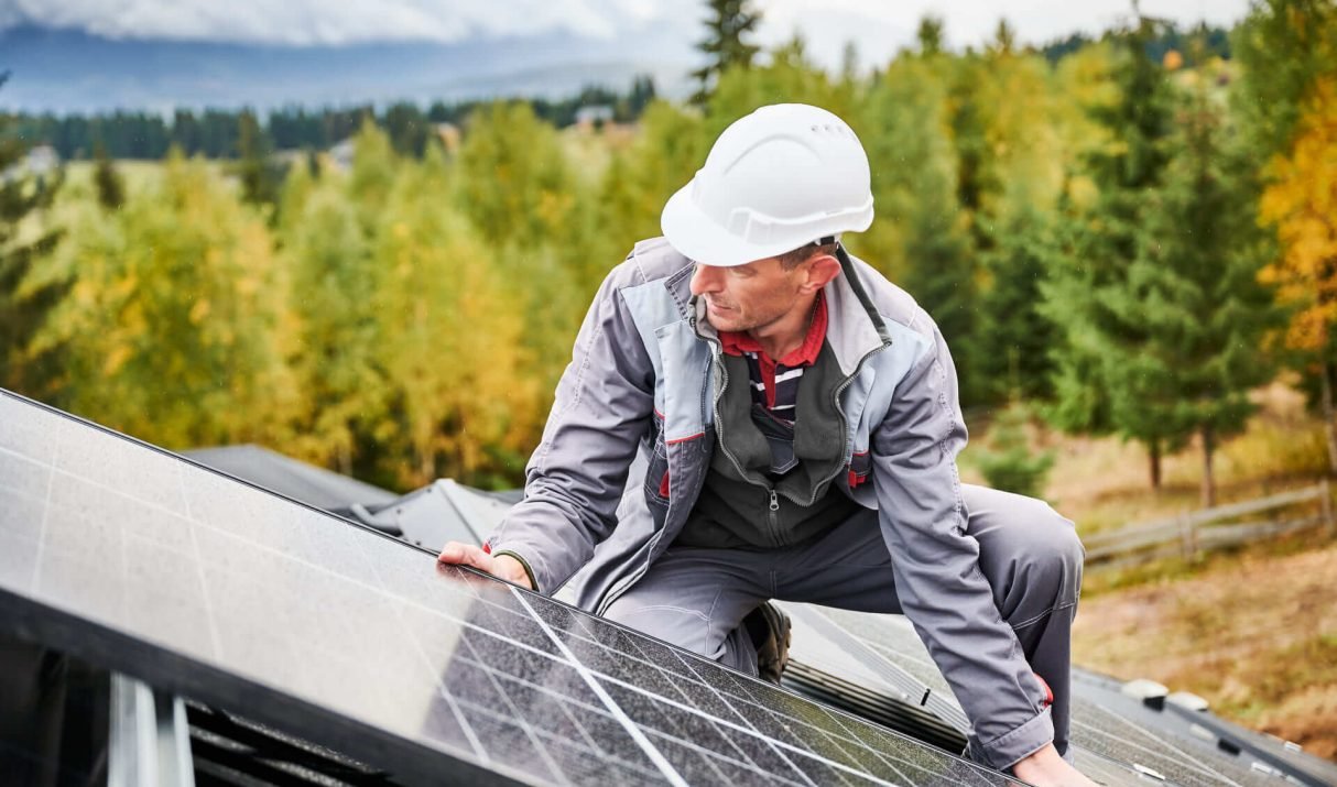 Solar Energy Explained: How GreenGlow’s Solar Panels Work